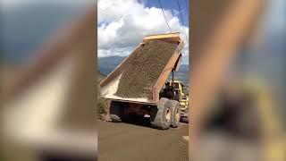 Dump truck gets electrocuted by powerlines