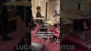 Lucas de 4 añitos adorando a Dios con la batería  #drummer #church #jesus