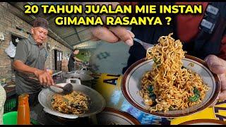 CUMA JUAL INDOMIE GORENG PAKE CABE SEHARI BISA HABIS 350 BUNGKUS!