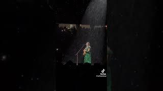 “OH MY GOD ITS RAINING SO HARD” TAYLOR  SINGING ‘Question?’ in POURING RAIN #erastour in #gillette