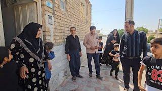 A nomadic family in search of knowledge of hatching and raising ornamental chickens