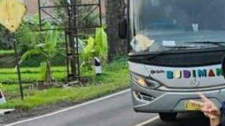 VIRAL TASIKMALAYA Bocil jatuh kelindes truk