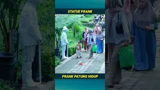 Prank Patung Hidup Bikin Pengunjung Panik...  #shorts