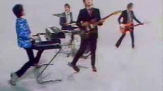 Elvis Costello - Pump it up