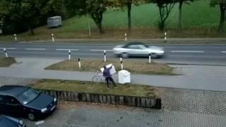 Schrank vom Sperrmüll mit Fahrrad abtransportieren / remove closet from bulky refuse with bicycle