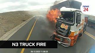 WATCH | Two trucks collide and one catches fire on the N3 in the Free State