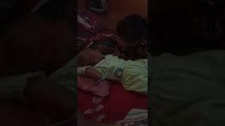 dengan sepupu lagi asik tidur