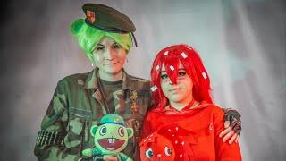 Fliqpy and Flaky cosplayers  Stage performance