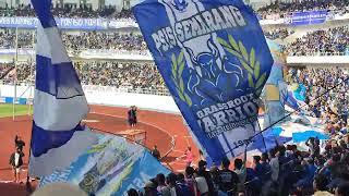 Dirijen Aremania (Yuli sumpil) naik podium panser biru (PSIS vs Arema) 04-06-22