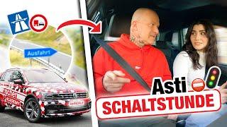 Stadtverkehr vs. Autobahn: So meisterst Du die Schaltgetriebe Fahrstunden  Asti | Fischer Academy