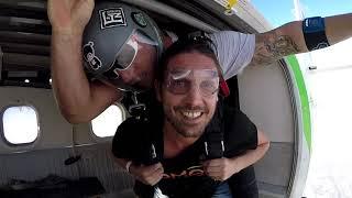 saut SKYDIVE DUBAÏ laurent MISCHKIND OMEO