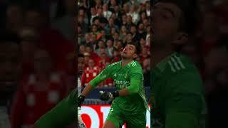 El mejor paradón de Courtois en la final