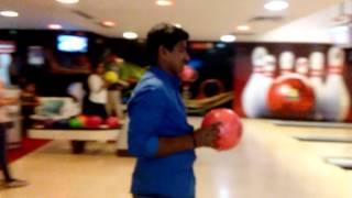 Duggempudi Krishna Reddy Playing With Friends | Garuda Mall | #Bangalore