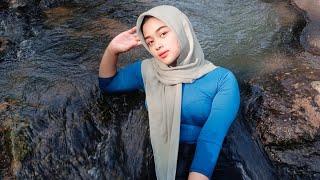 WOOW‼️NEMENIN NENG SILVINA GADIS DESA MONTOK DAN CANTIK MANDI KE SUNGAI