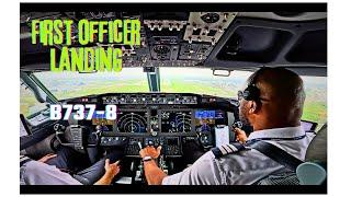 B737 First Officer Landing