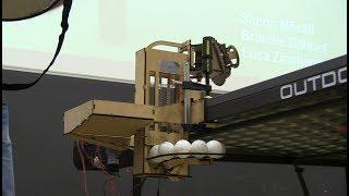 ZHAW-Maschinentechnik-Studierende entwickeln automatisierten Tischtennis-Trainer
