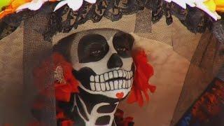 Day of the Dead revellers set world record