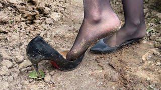 Louboutin abused, high heels ruined, high heels sinking, high heels abuse, heels stuck (# 1268)