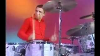 The Muppet Show - Buddy Rich vs Animal Drum Battle