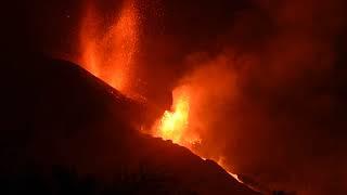 La Palma volcano eruption 28 Sep 2021 - lava flows and lava fountains