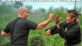 tricks and techniques of pencak silat pusaka mande muda  dropped and locks