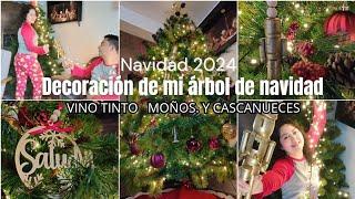 DECORACIÓN DE MI ARBOL NAVIDEÑO 2024| vino tinto, moños y cascanueces