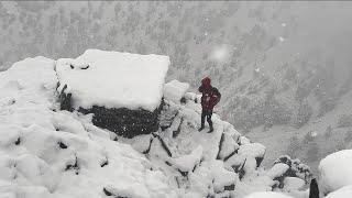 Caught in a Heavy Snowfall And Rain-Stone Survival Shelter, camping in Snowstorm.