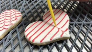 Valentine Lip and Heart - Decorated Sugar Cookies Tutorial