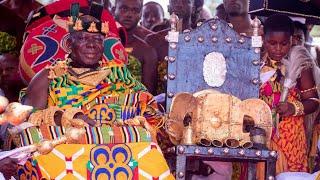 OTUMFOUR brings out the sacred Ashanti Golden stool as he rides in his palanquin to his seat.
