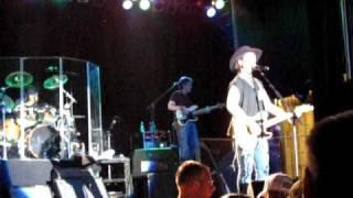 Travis Tritt - "I've Always Been Crazy" - Live at the Loudon County Fair - Ashburn, VA - 7/11/2010