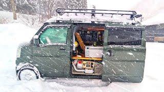 Kei Van Camping in Snowy Mountain