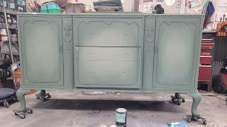 Live painting with Brushed by Brandy-a subtle green  paint blend