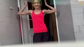 Female biceps explosion 