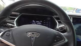 Tesla Model S внутри