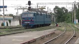 2023　June 10 Electiric　Locomotive VL80   shunting at Almaty 2 station