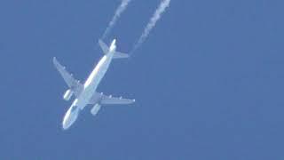 Yamal Airlines Airbus A320-214 DME-SIP contrails over Rostov