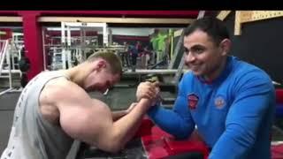 arm wrestler vs synthol guy (Vadim Akperov vs Kirill Tereshin)