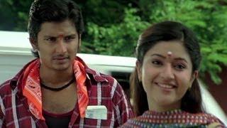 Jiiva Befriends Poonam Bajwa - Thenavattu