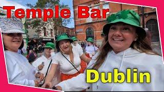 Explore The Streets And Bars Of Temple Bar In Dublin On A Walking Tour