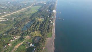 Капровани, пляж с черным песком в пригороде Батуми. Вид на Уреки, Дендропарк и Paragraph Shekvetili