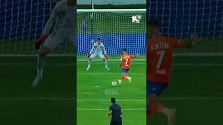 A composed #PrabhsukhanGill put an  to the #Gaurs' swift counter-attack #ISL #LetsFootball #shorts