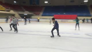 Ice skating // катание на коньках или как наваливать боком на коньках