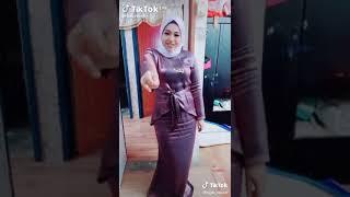 Tante semok baju ketat pulang kondangan #ketat #semok #bodyhot #fyp