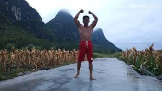 20 handstand clap push ups in a row without breathing连续20个倒立击掌俯卧撑，都不带喘的
