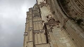 Colocación Belén de puerta de la Catedral de Toledo