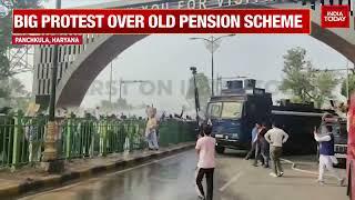 Panchkula Street Protest Over Pension; Haryana Police Use Water Cannons, Tear Gas Shells | Watch
