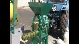 Extruder BRONTO E-250 Soya drive by tractor .wmv