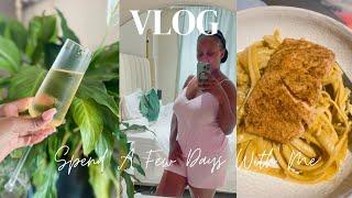 VLOG | Spend NYE With Me | Cooking For A Boy | Girls Night Out