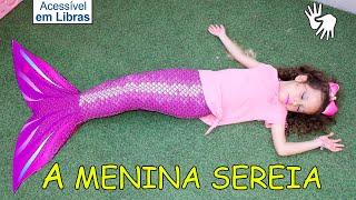 Valentina pretend play mermaid