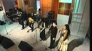 Robbie Robertson Ghost Dance/Mahk Jchi LIVE on BBC